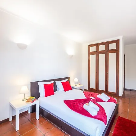 Villa In Albufeira Near Golden Beaches Vila Albufeira