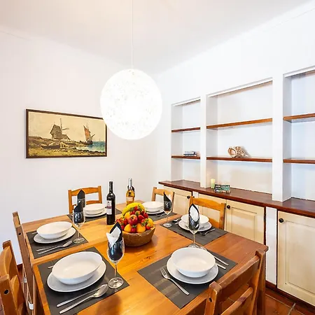 Villa In Albufeira Near Golden Beaches Vila *
